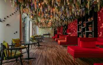아방가르드한 허니문, Hotel Torel Avantgarde