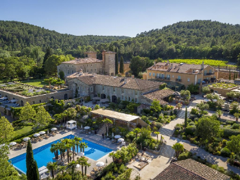 숲의 중심에서 한적한 여유를, Château de Berne