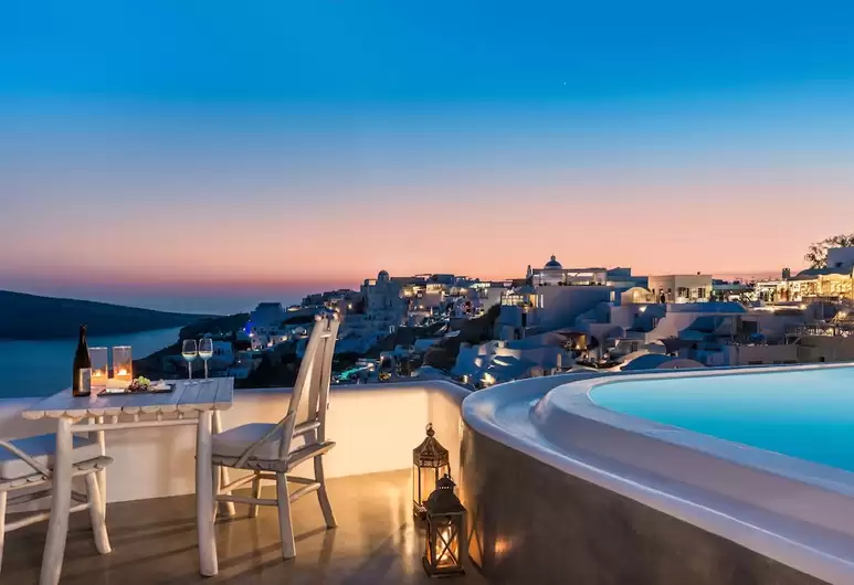 인피니티풀, 절벽 안에 자리잡은 독특한 방, 지중해 뷰의 조식까지! Andronis Luxury Suites Hotel