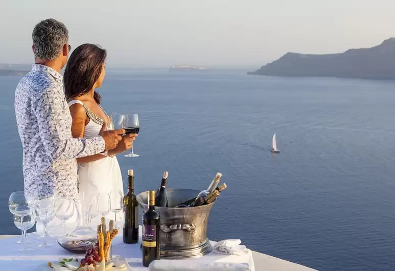 바다와 완벽하게 어우러지는 럭셔리 호텔, Canaves Oia Boutique Hotel