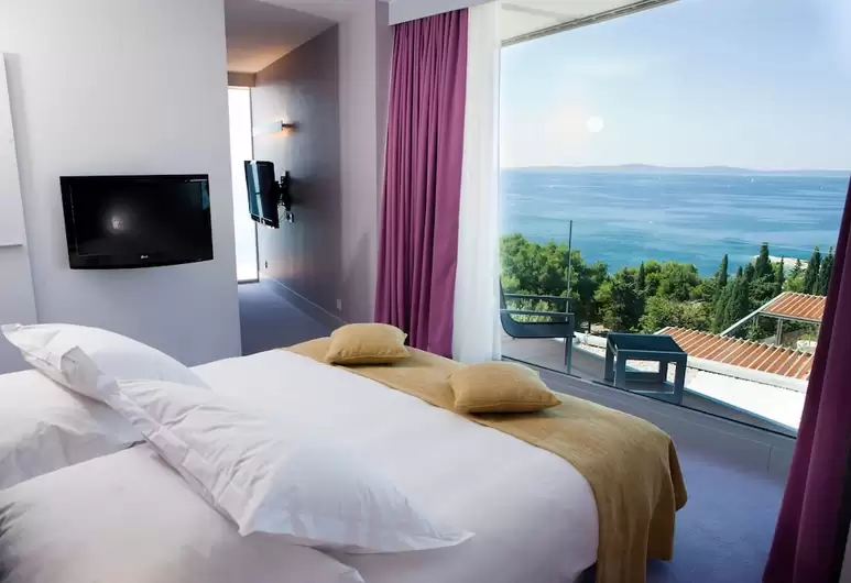 방 안으로 바다가 밀려들어오는 것만 같아! Radisson Blu Resort & Spa