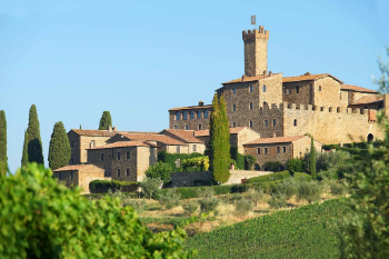 와이너리와 함께 운영되는 럭셔리 호텔, Castello Banfi