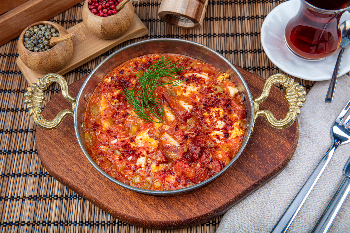 터키인의 아침식사, 메네멘