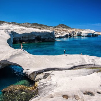 혹시 여기가 달은 아닐까? Sarakiniko Beach